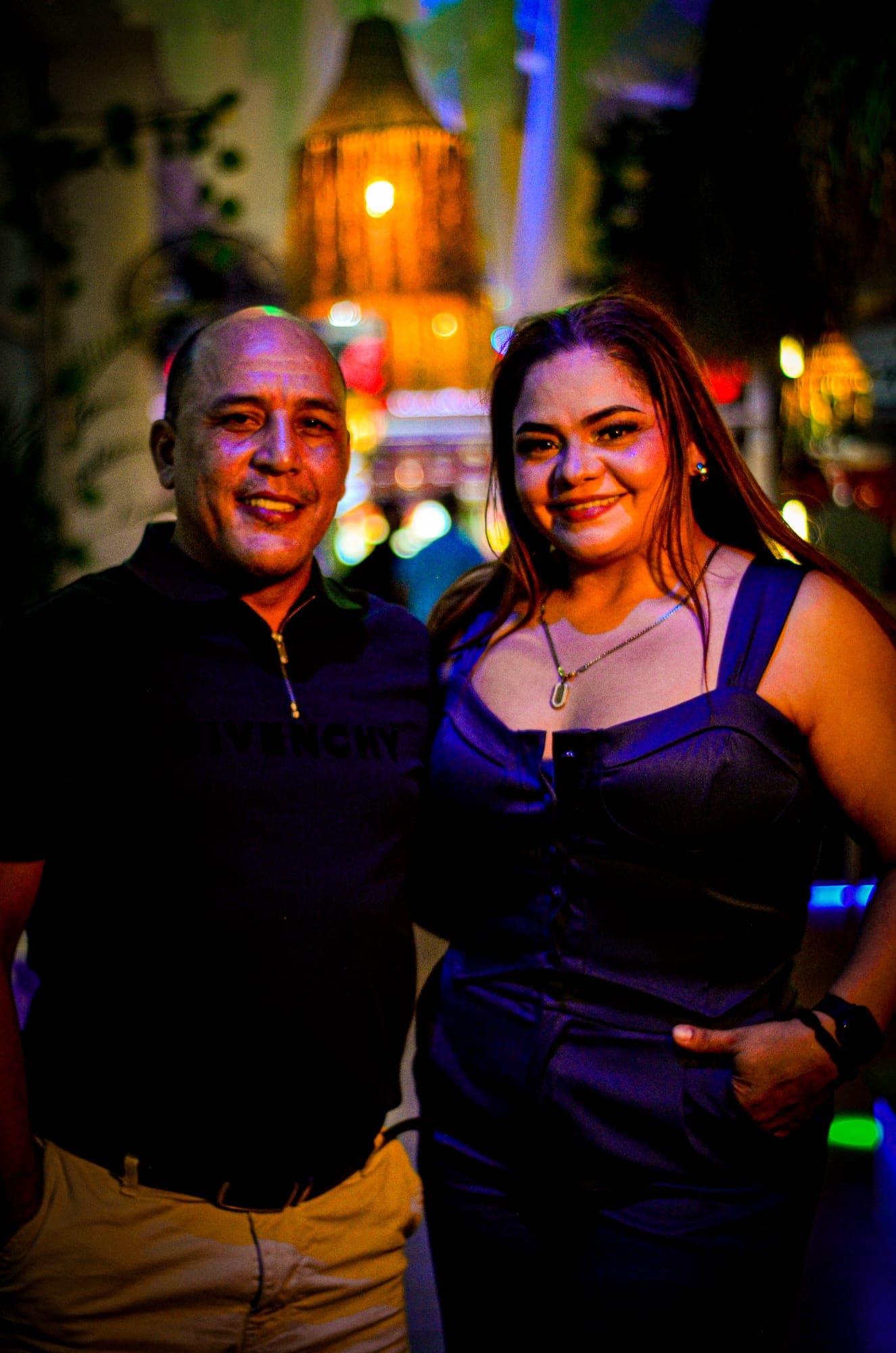 Ambiente de Sunset Rooftop con clientes